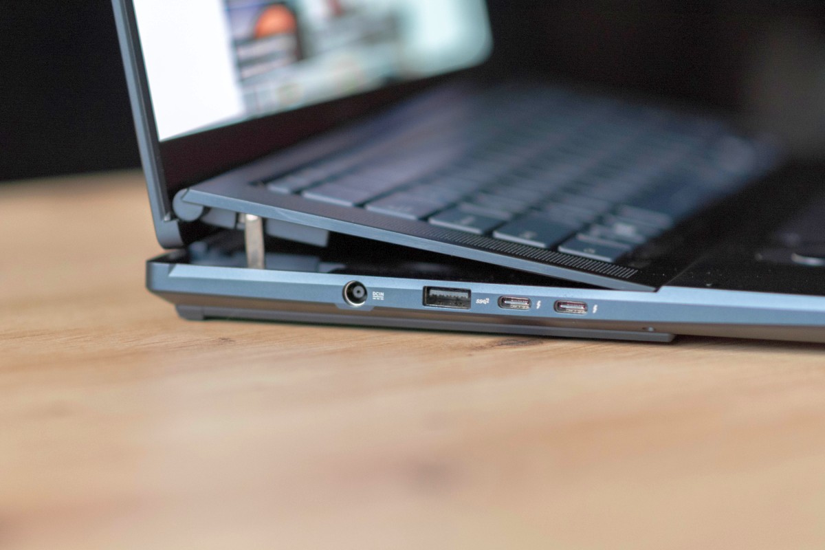 Asus Zenbook Pro 16X OLED 1