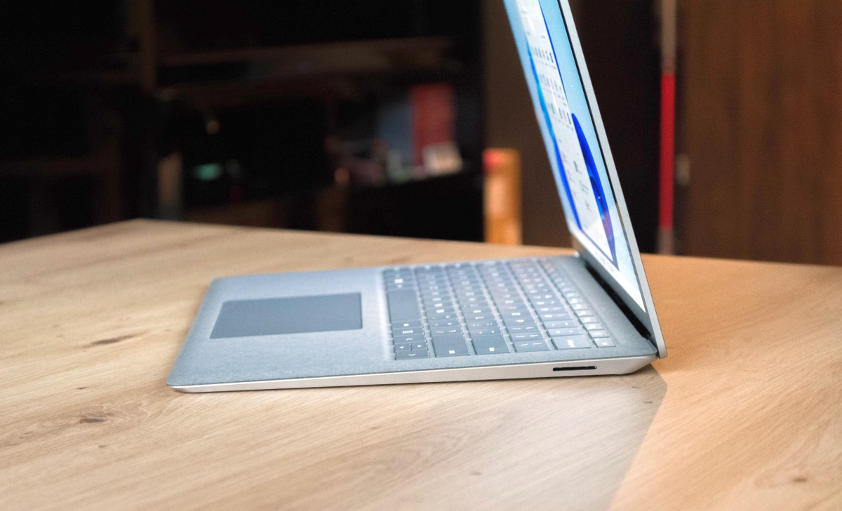 Surface Laptop 5 9