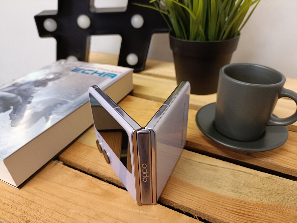 OPPO Find N2 Flip 15