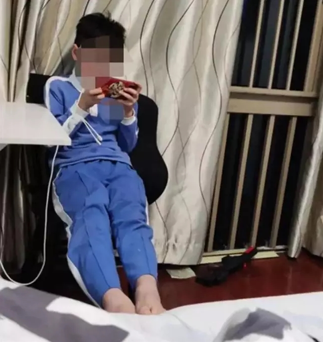 dziecko zmuszane do grania 3