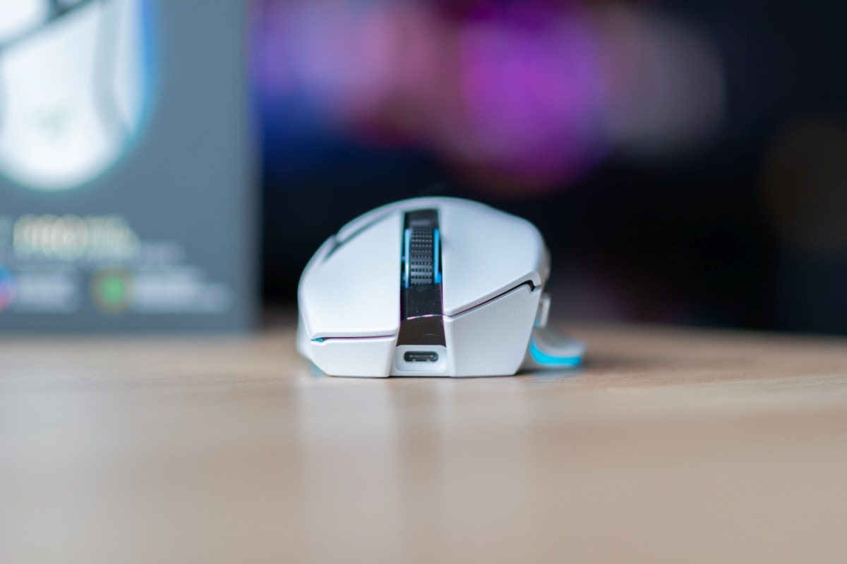 razer-basilisk-v3-pro-11