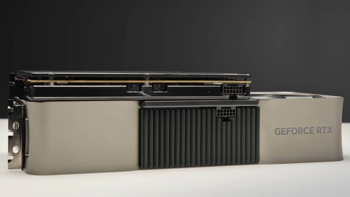 "Malutki potwór". Najmniejszy na świecie GeForceRTX 4090 zadziwia formą