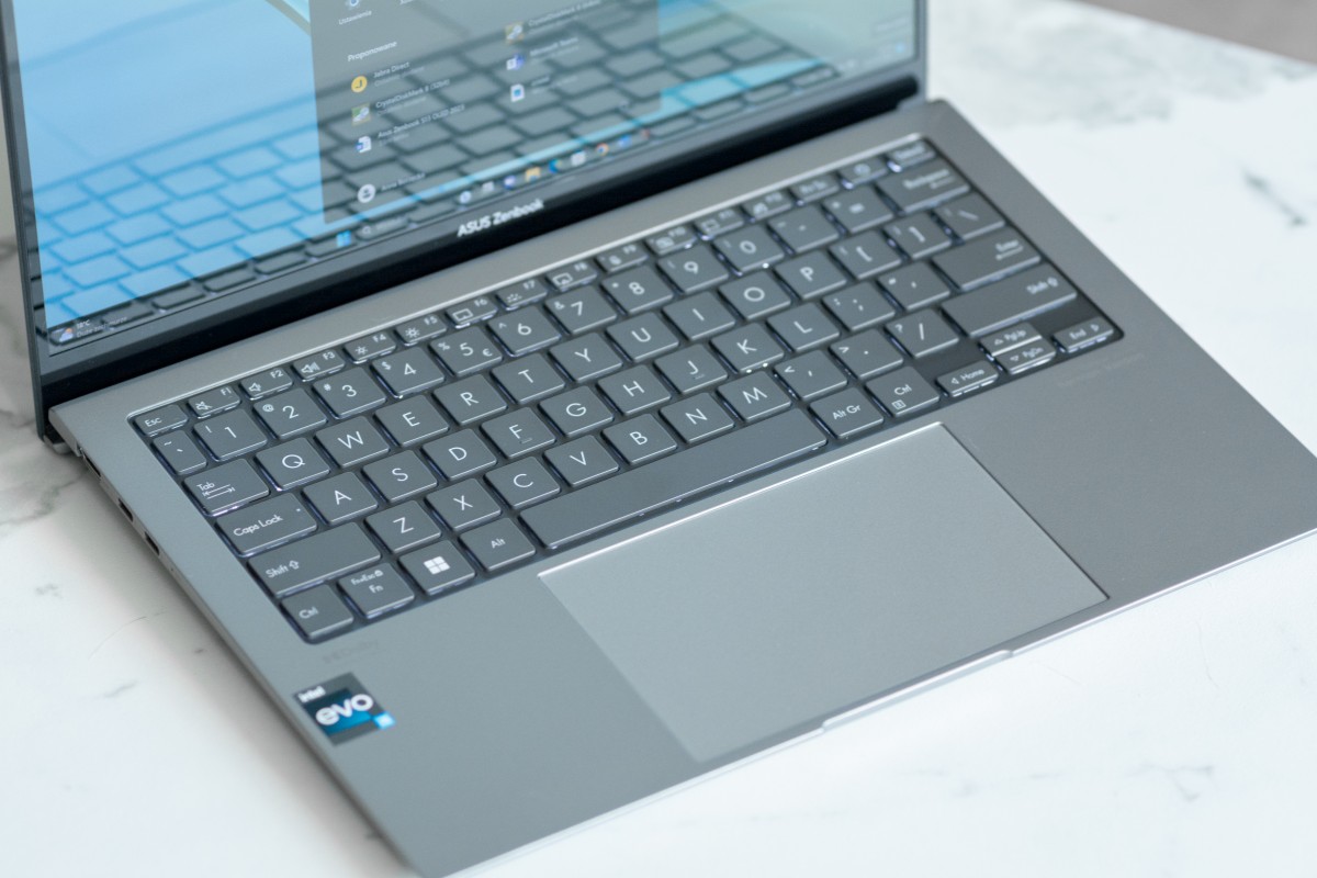 asus-s-13-oled-ux5304-12