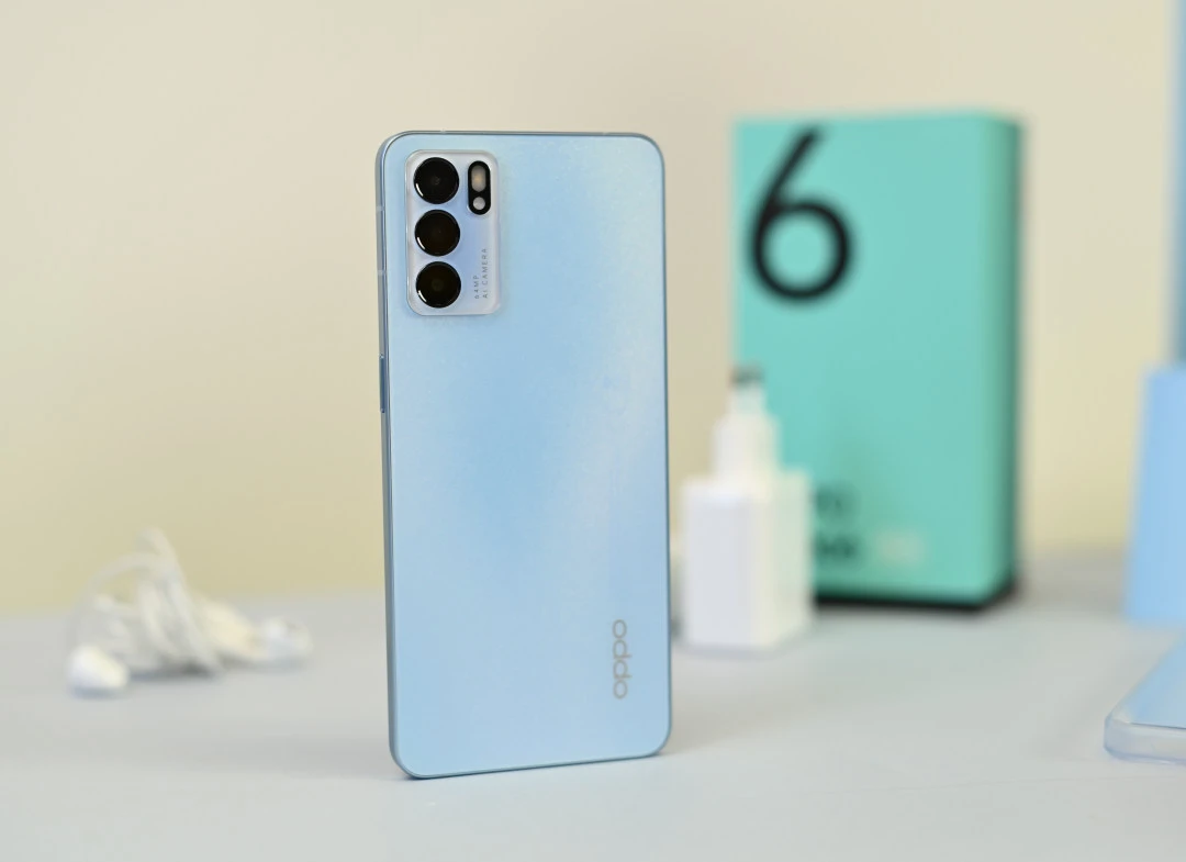 3 OPPO Reno6 5G