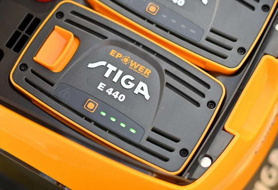 Collector 548e S 2x4Ah kosiarka 13