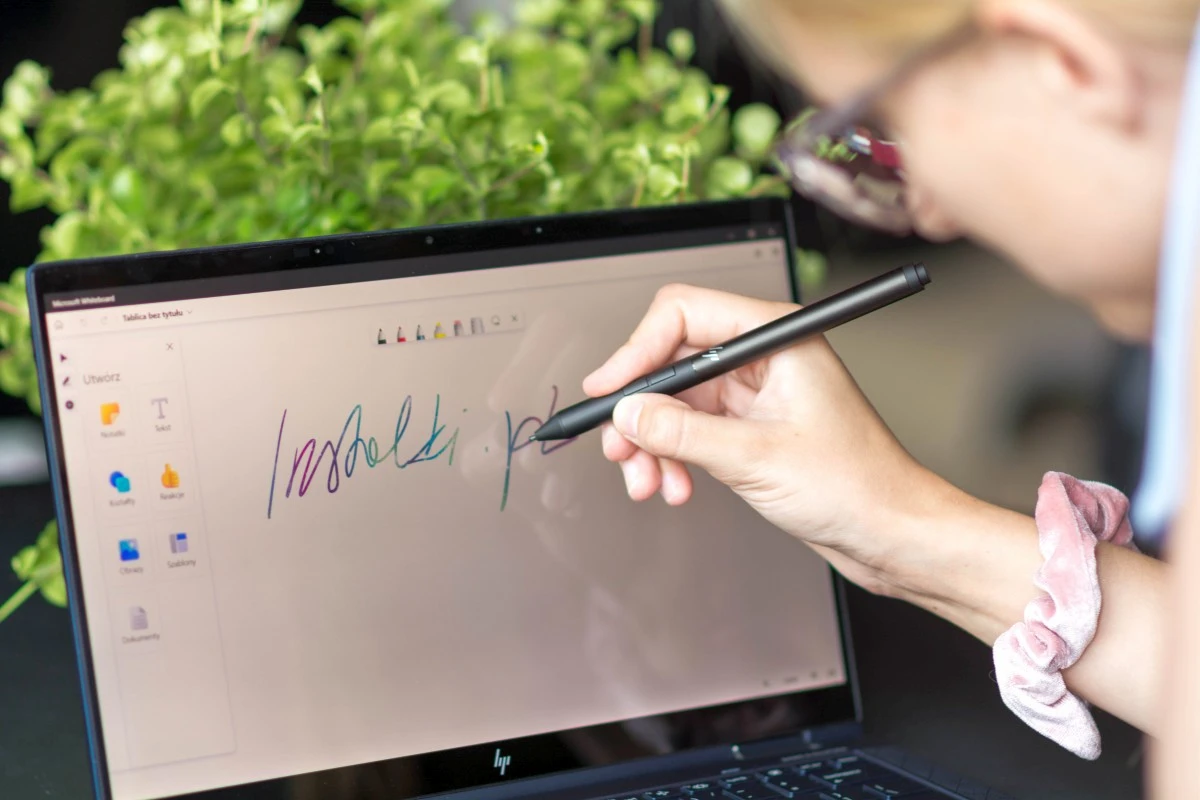 HP Elite Dragonfly G2 8