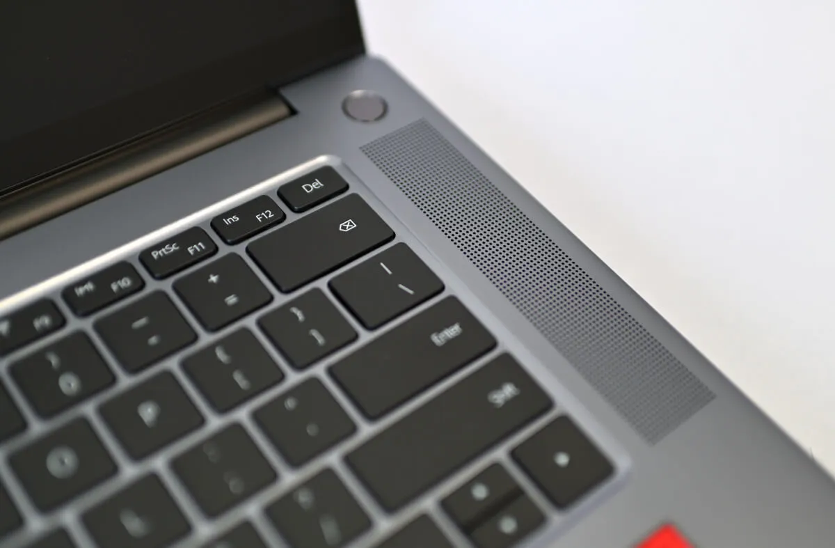 HUAWEI MateBook 16 02