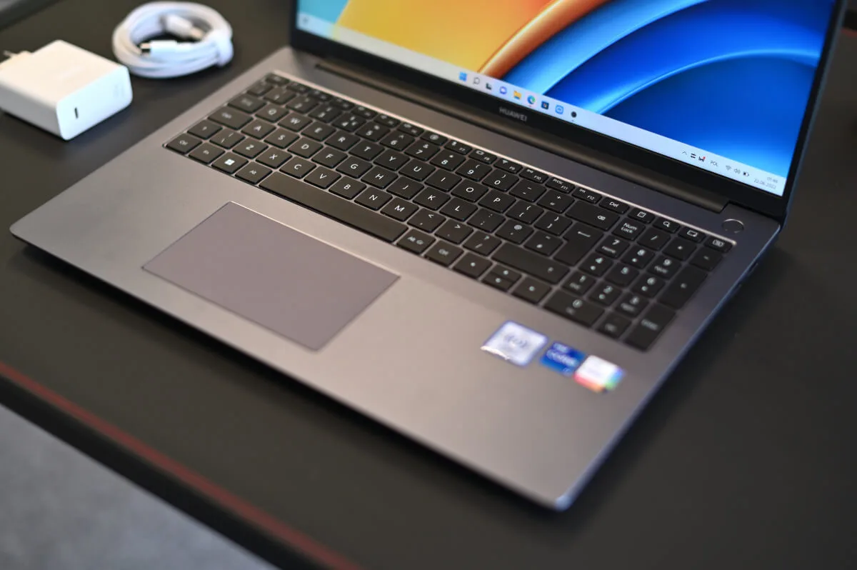 Huawei MateBook D 16 03