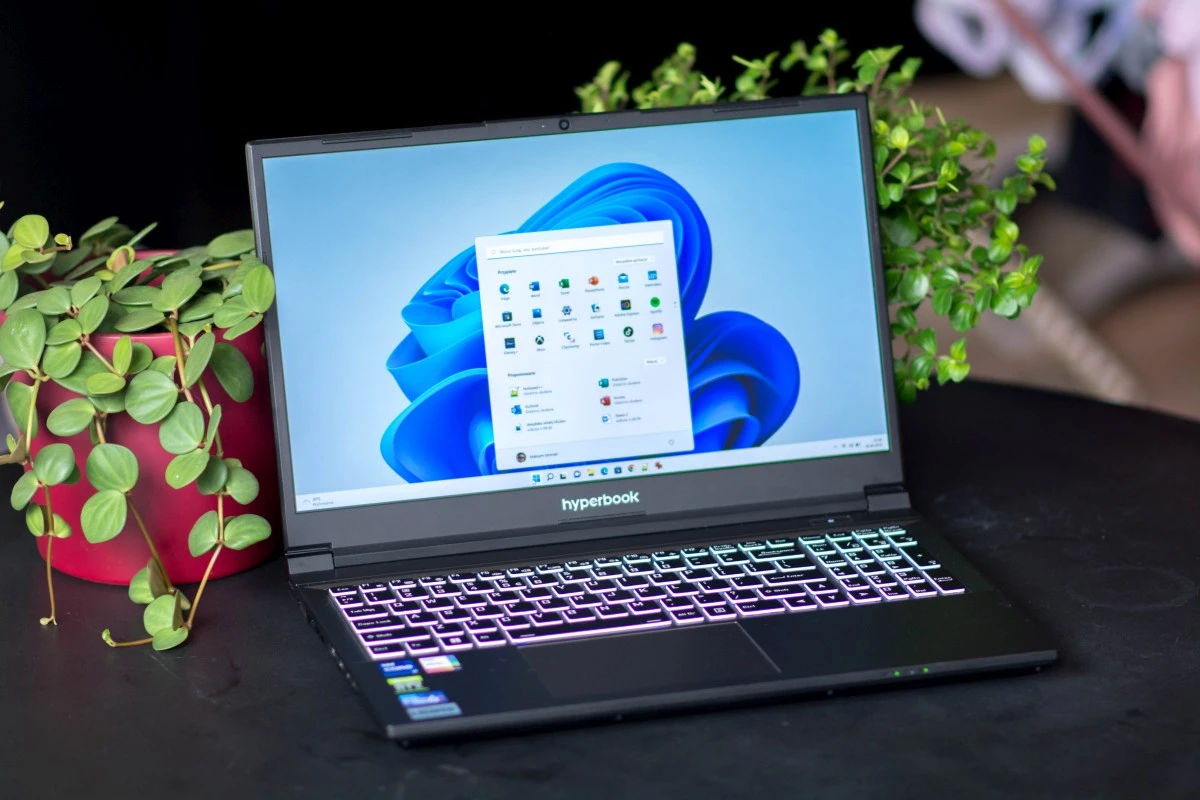 Hyperbook NV5 2022 3