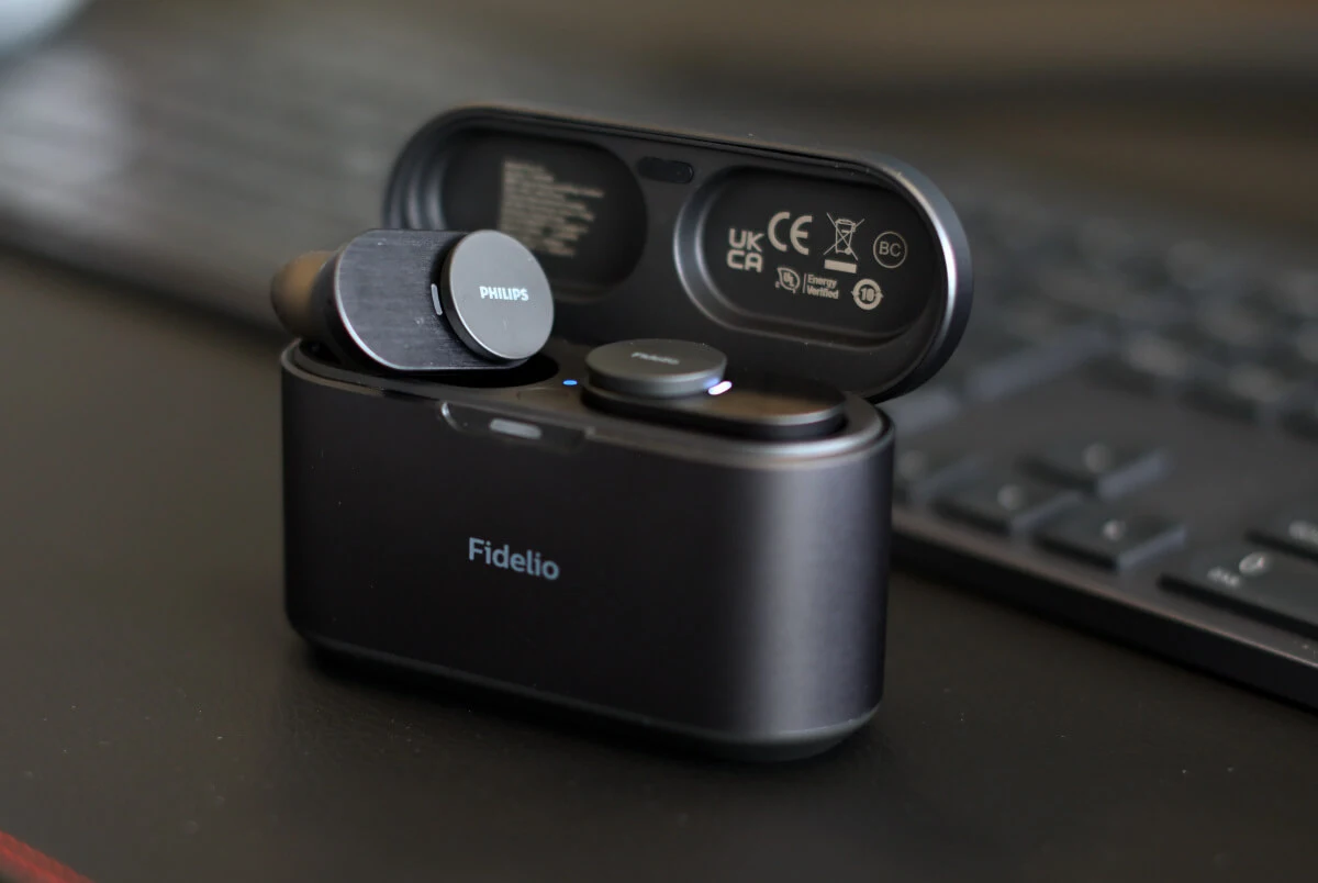 PHILIPS Fidelio T1 TWS 09