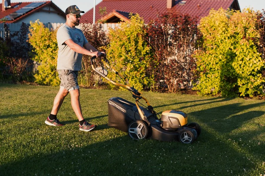 STIGA Collector 548e S 2x4Ah kosiarka 1