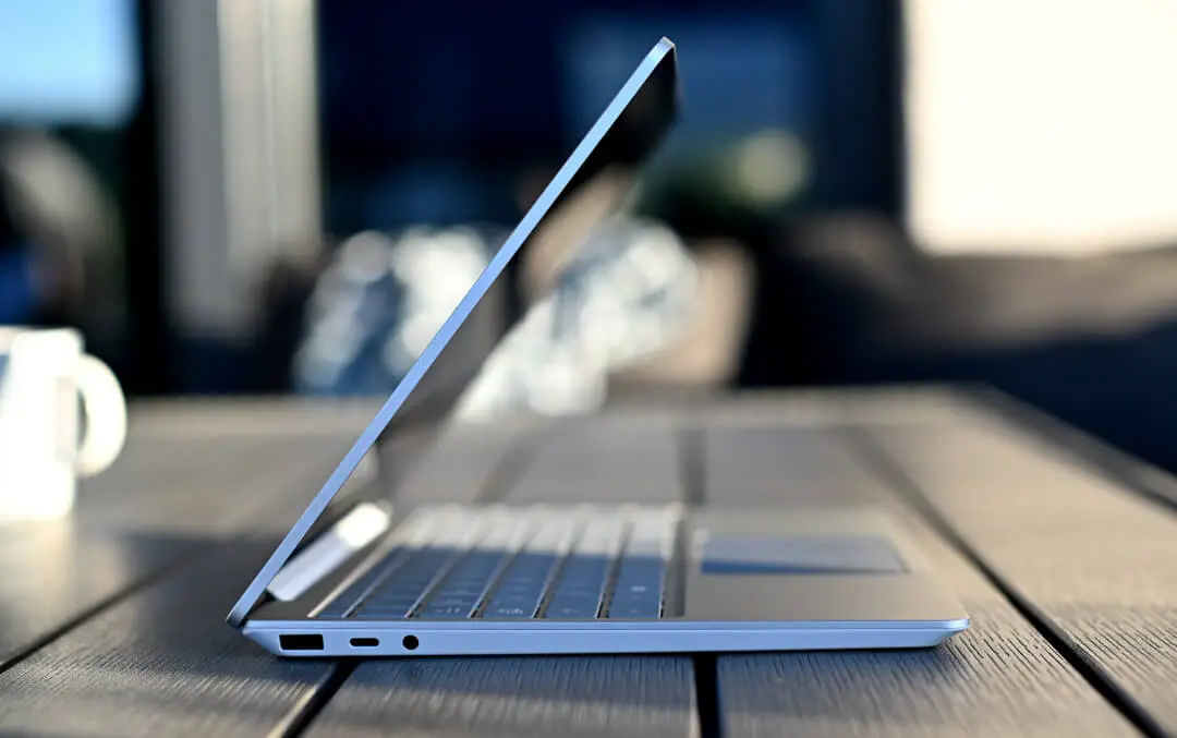 Surface Laptop Go 2 02