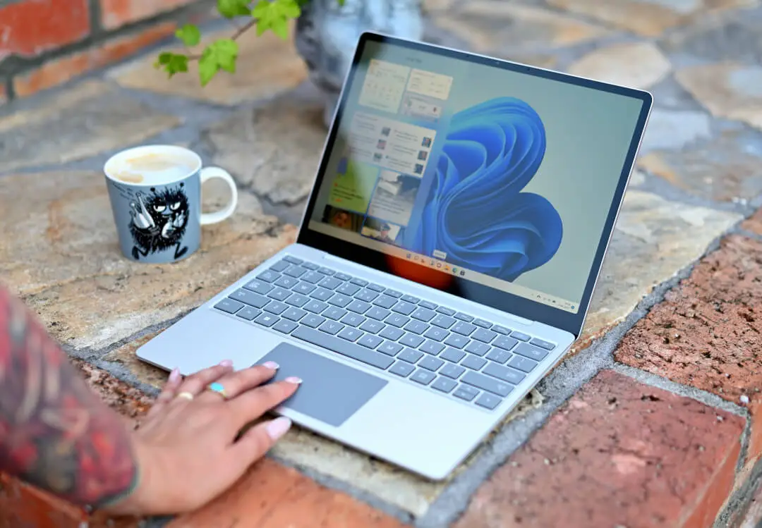 Surface Laptop Go 2 05