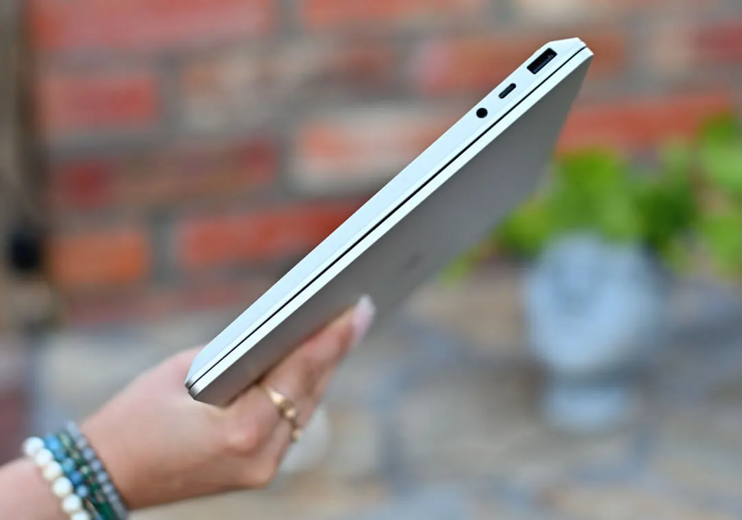 Surface Laptop Go 2 10