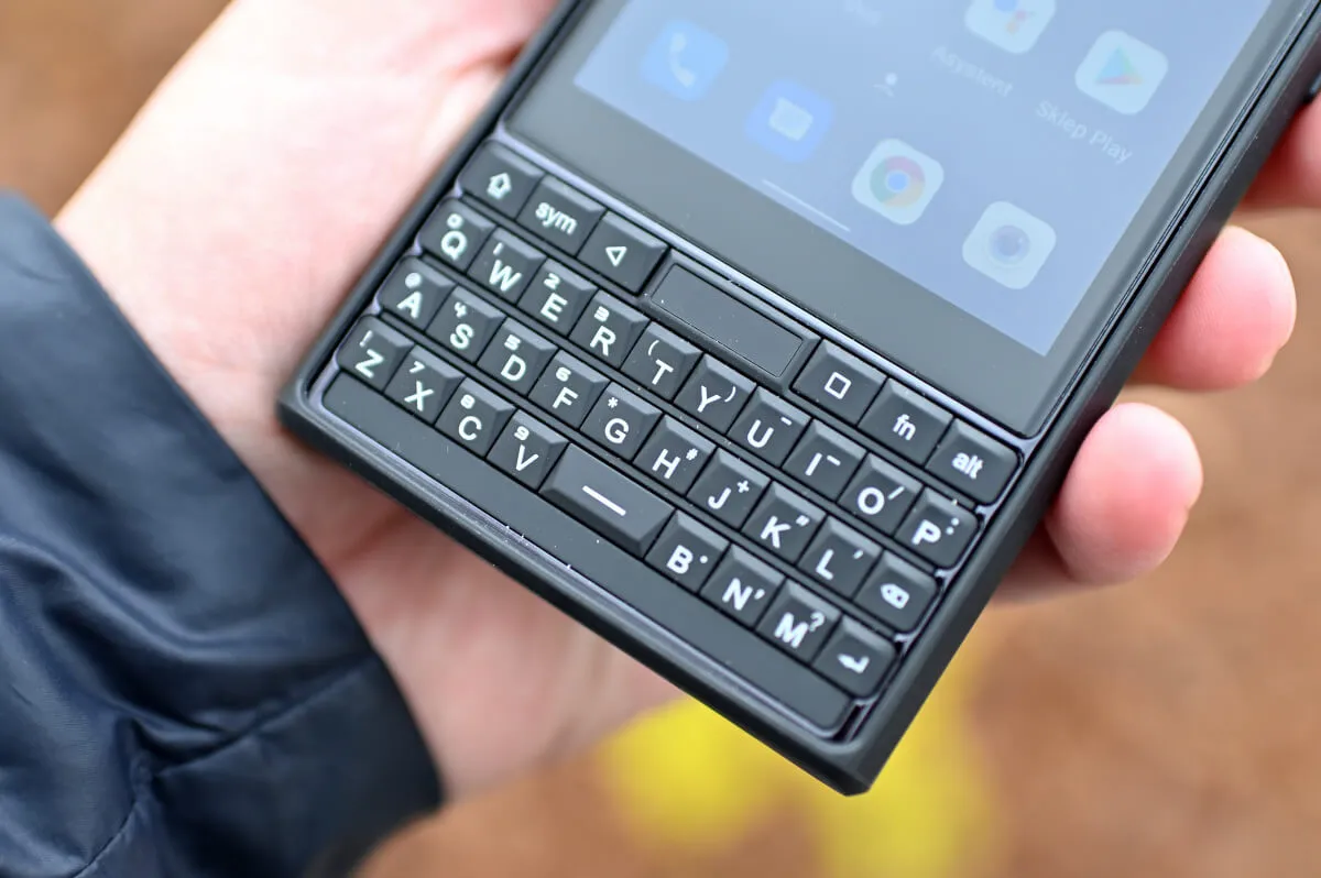 Unihertz Titan Slim 02