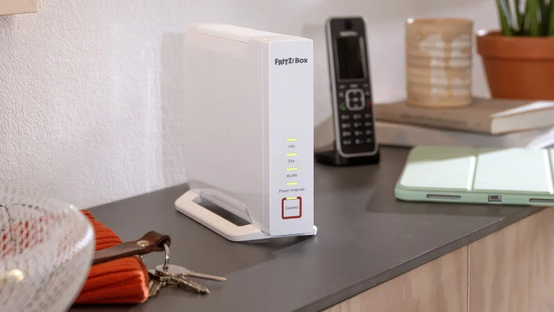 Trójzakresowy router AVM Fritz!Box 4060 WiFi 6 z DECT, mesh i USB