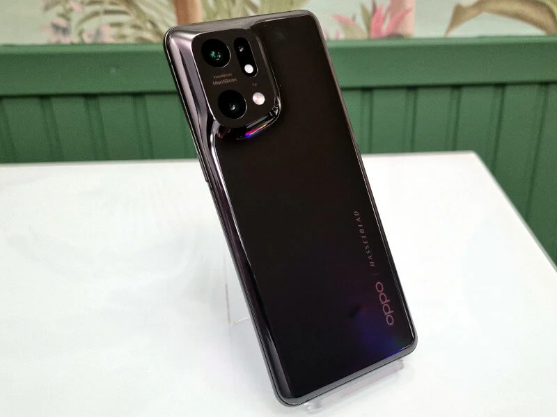 Oppo Find X5 Pro. Topowy model z aparatem Hasselblad już w Polsce z gratisami na start