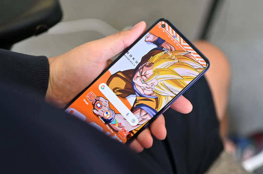 realme GT NEO 3T Dragon Ball Z Edition 12