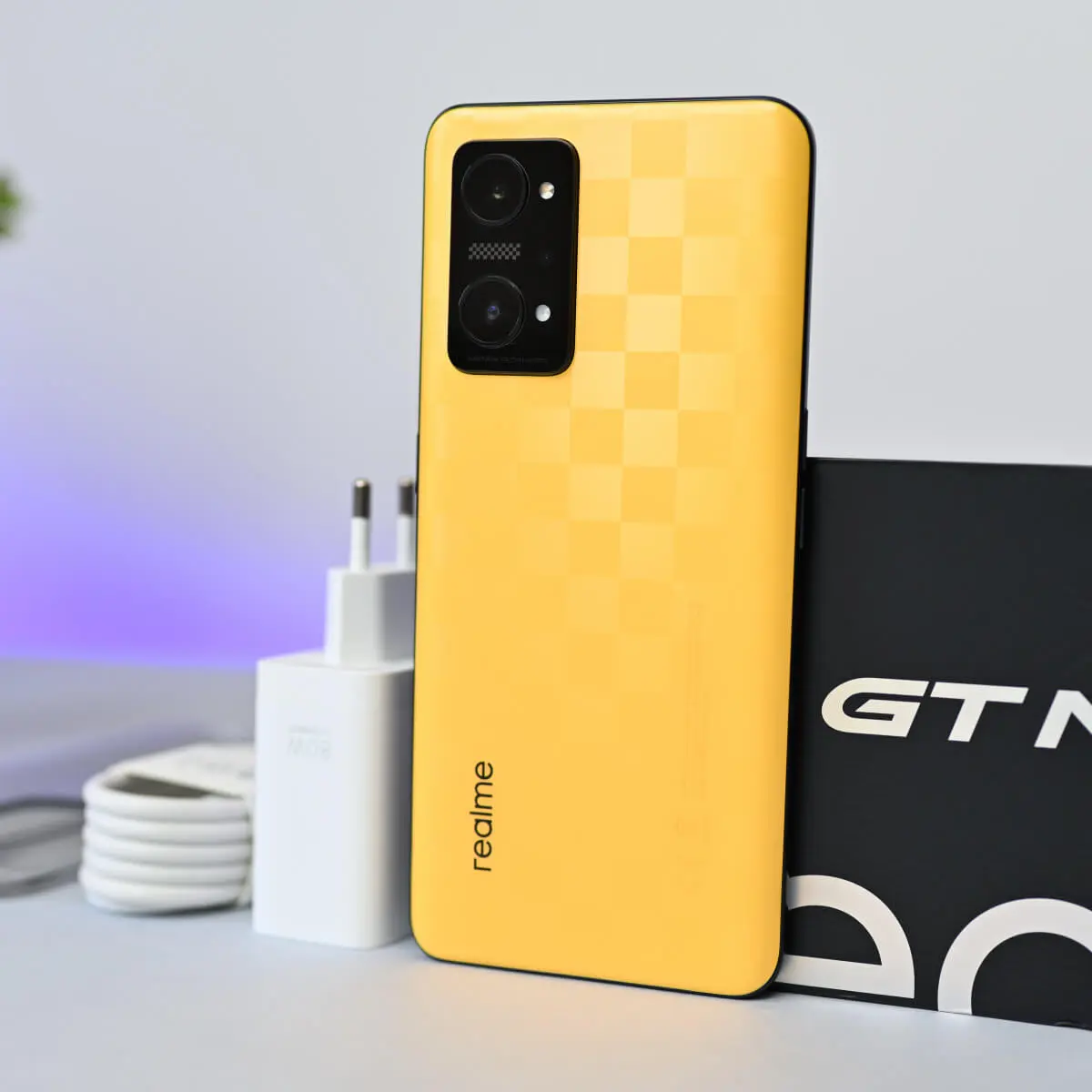 realme GT Neo 3T 03
