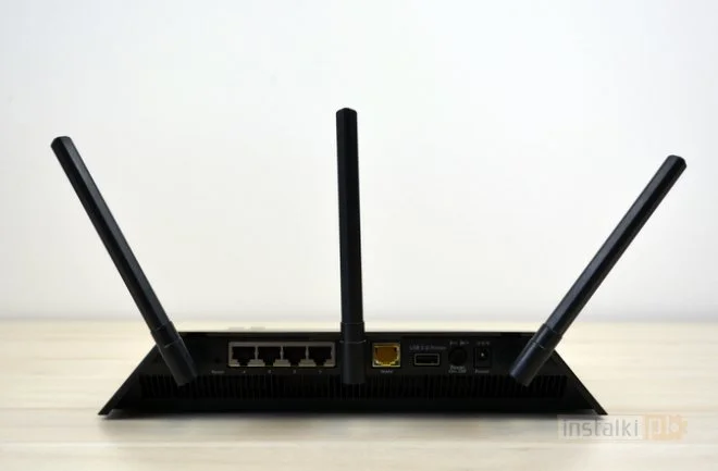 NETGEAR R6400 6