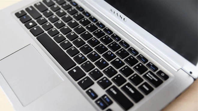 Kiano SlimNote 14-2 Plus 1