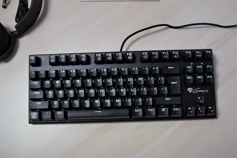 Genesis Thor 300 TKL 4