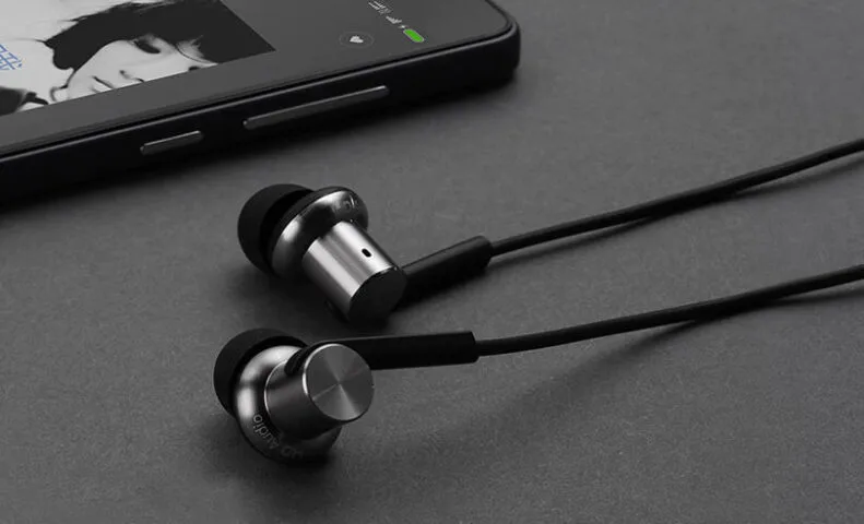 Deal dnia: słuchawki douszne Xiaomi Mi IV Hybrid Dual Drivers za niespełna 52 zł