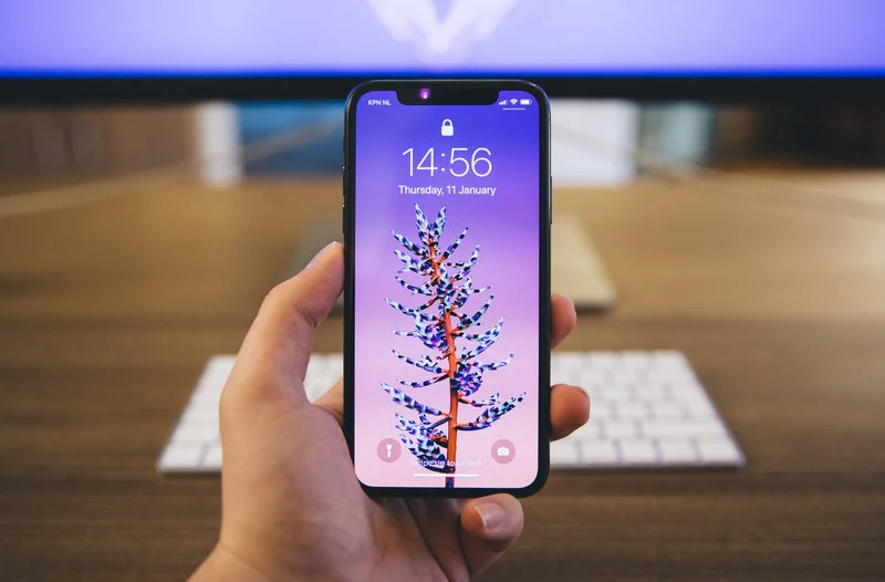 Gwałtownie rośnie zadłużenie wobec firm telekomunikacyjnych wśród młodych Polaków. Winna moda na drogie smartfony?