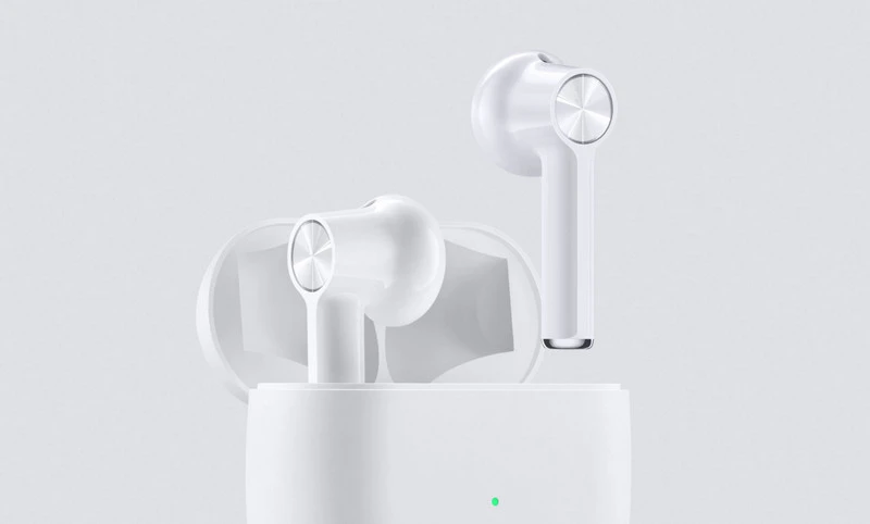 Celnicy przejęli „podróbki AirPodsów”. W rzeczywistości to słuchawki OnePlus