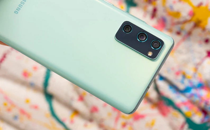 Samsung Galaxy S20 FE w naszych rękach. Jest moc! (pierwsze wrażenia)