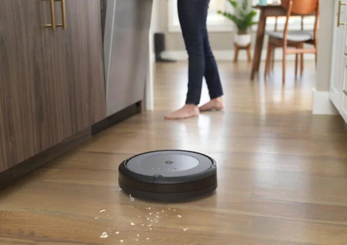 Zapomnij o odkurzaniu. Nowa seria robotów Roomba dostępna w Polsce