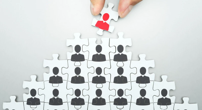 UOKiK nałożył karę na youtubera za naganianie na systemy typu piramida