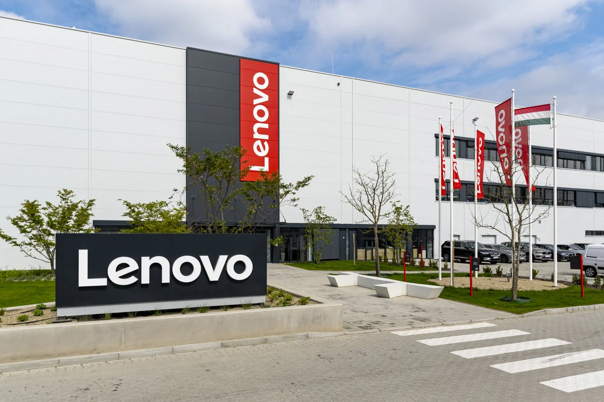 Lenovo otwiera swoją pierwszą fabrykę komputerów i pamięci w Europie