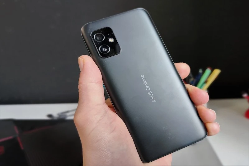 Test i porównanie ASUS ZenFone 8 i ZenFone 8 Flip