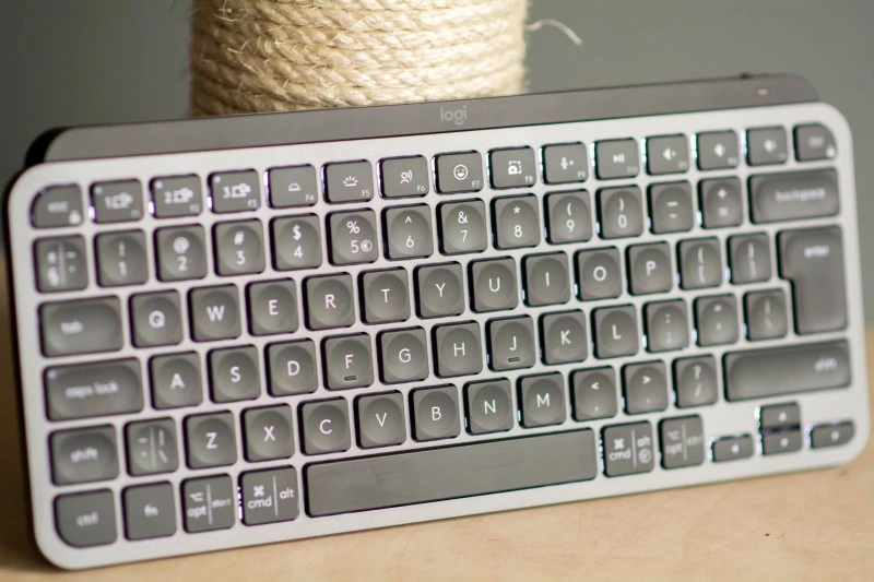 Logitech MX Keys 8