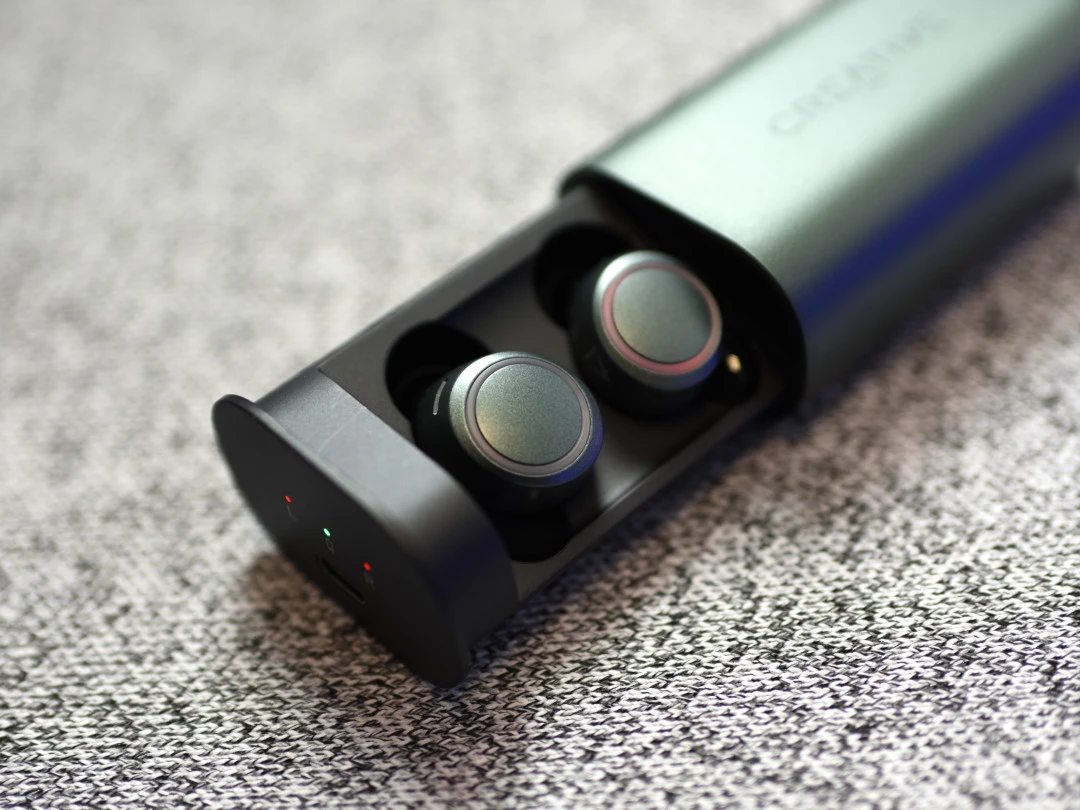 Creative Outlier Air V3 04