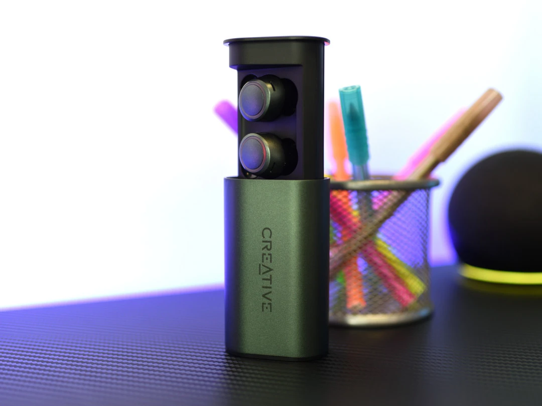 Creative Outlier Air V3 05