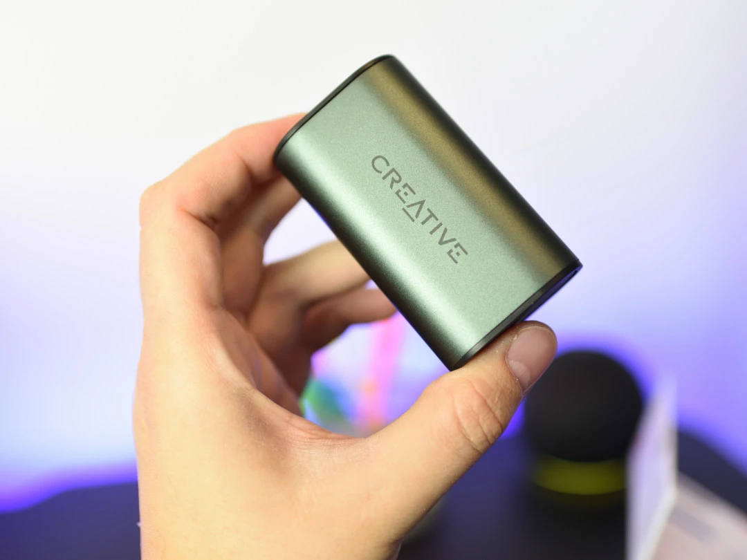 Creative Outlier Air V3 06