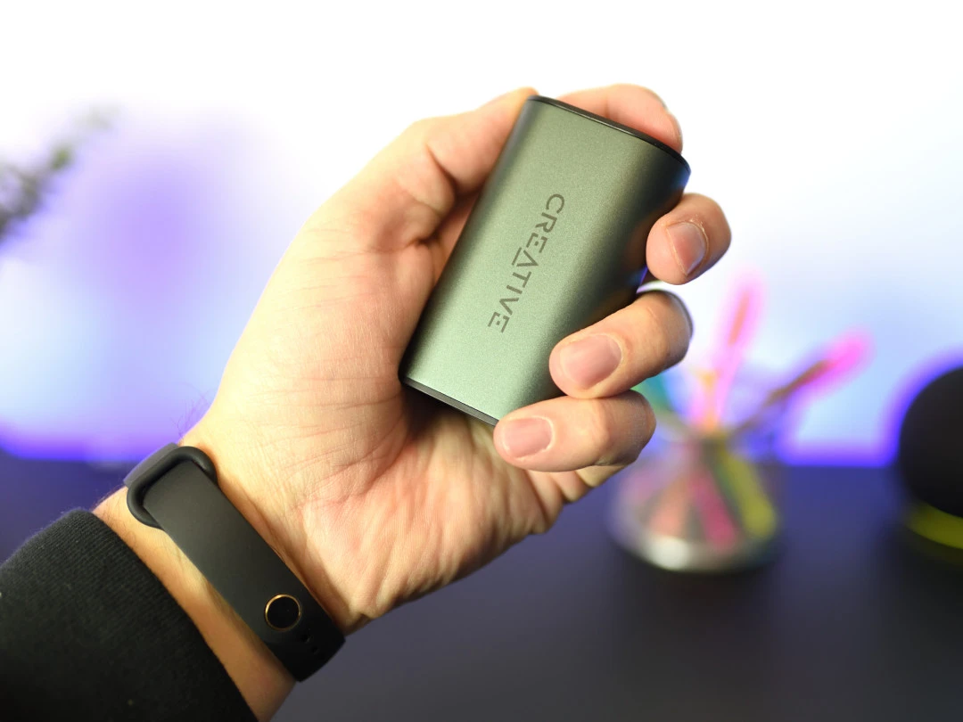 Creative Outlier Air V3 07