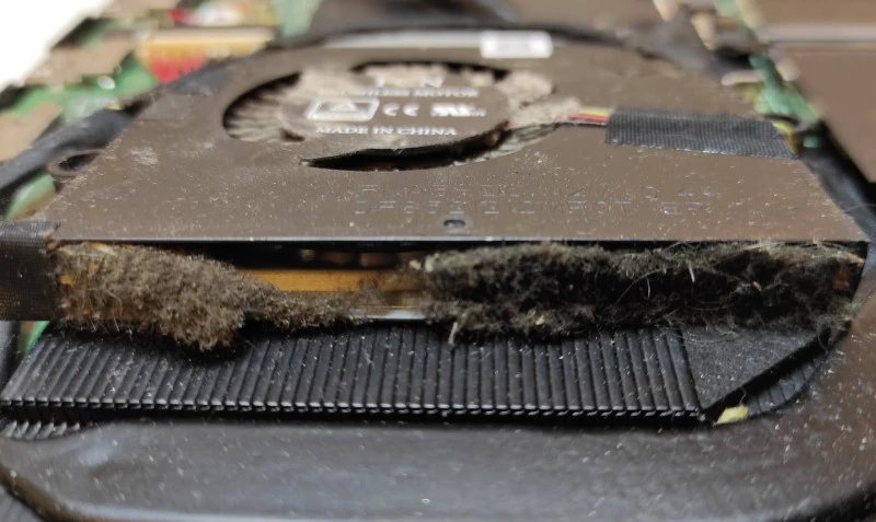 czyszczenie laptopa 1