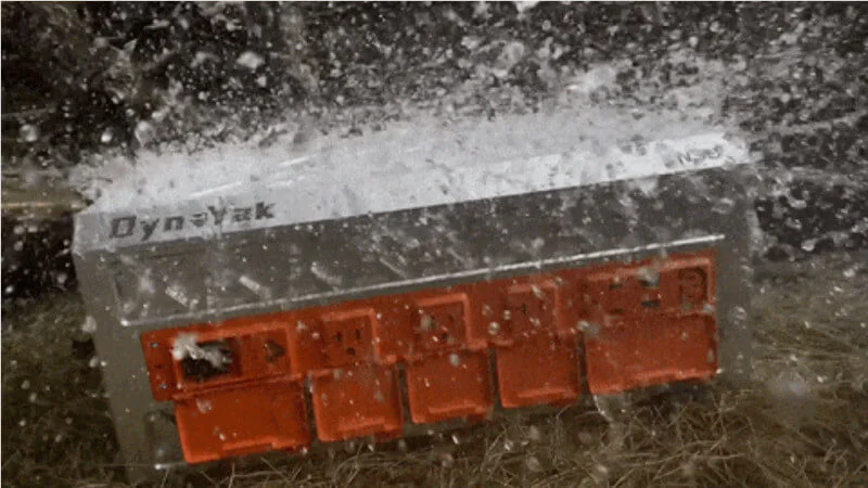 DynaYak N35. Pierwsza na świecie wodoodporna i "pancerna" stacja ładowania