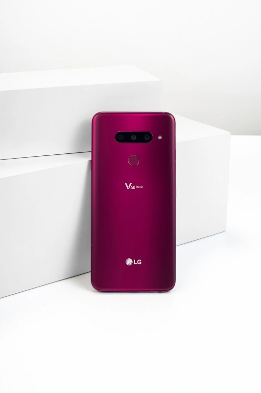 LG V40 ThinQ 006