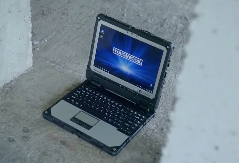 Panasonic TOUGHBOOK CF-33 1
