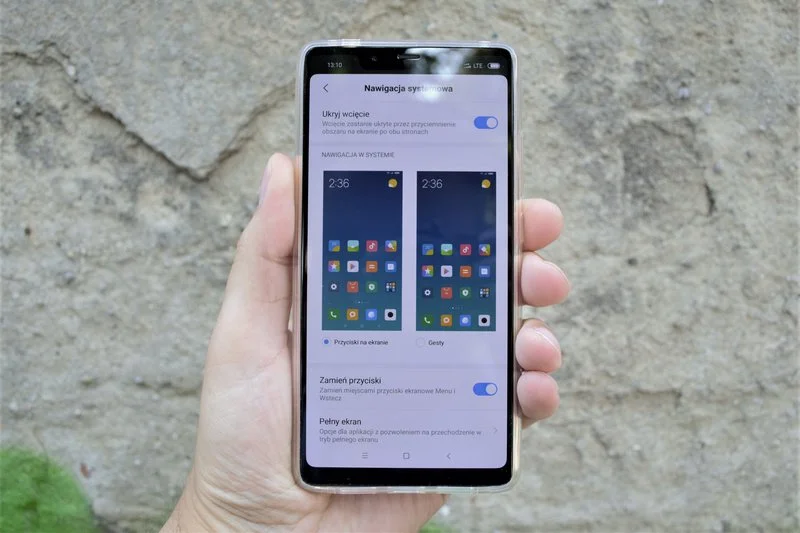 Mi 8 SE smartfon 1