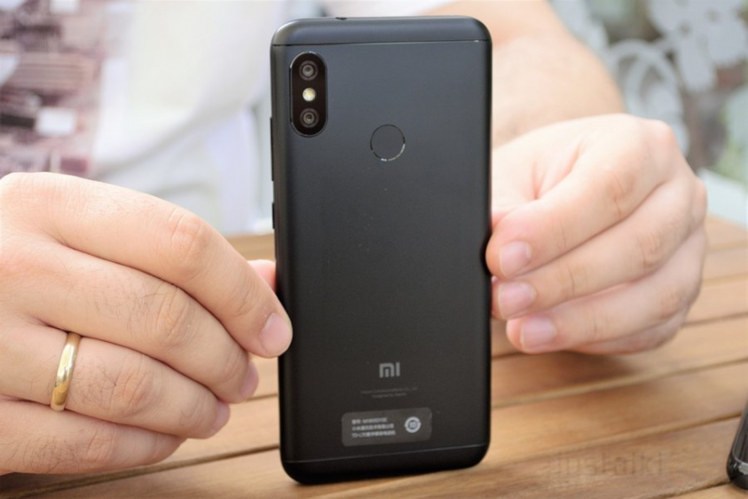 Redmi 6 Pro 1