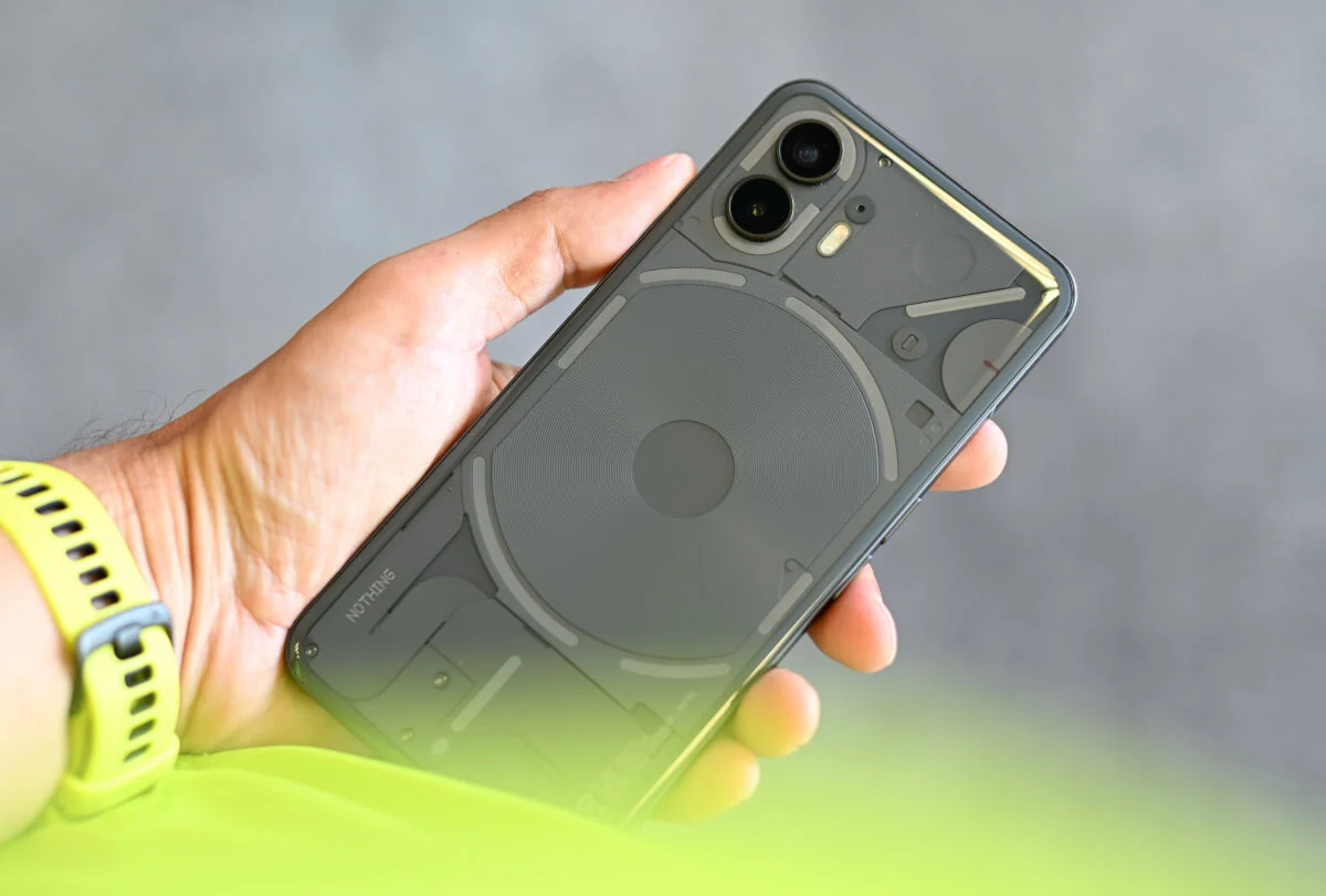 Nothing Phone 202