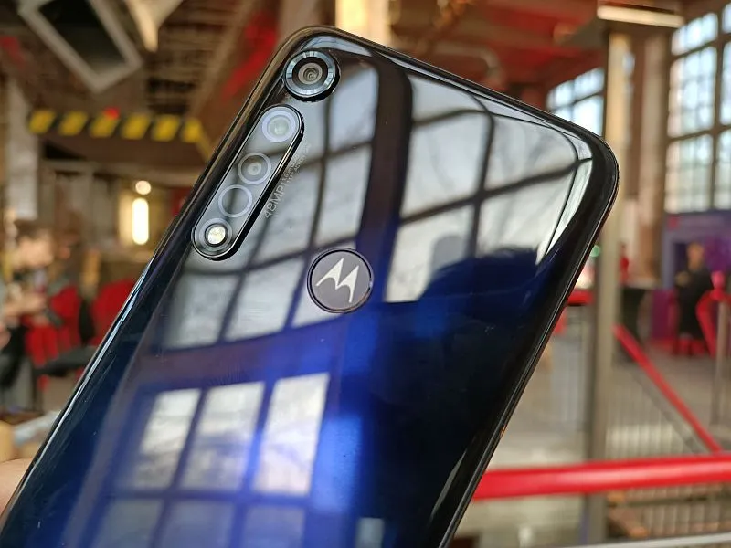 Moto G8 Plus 3