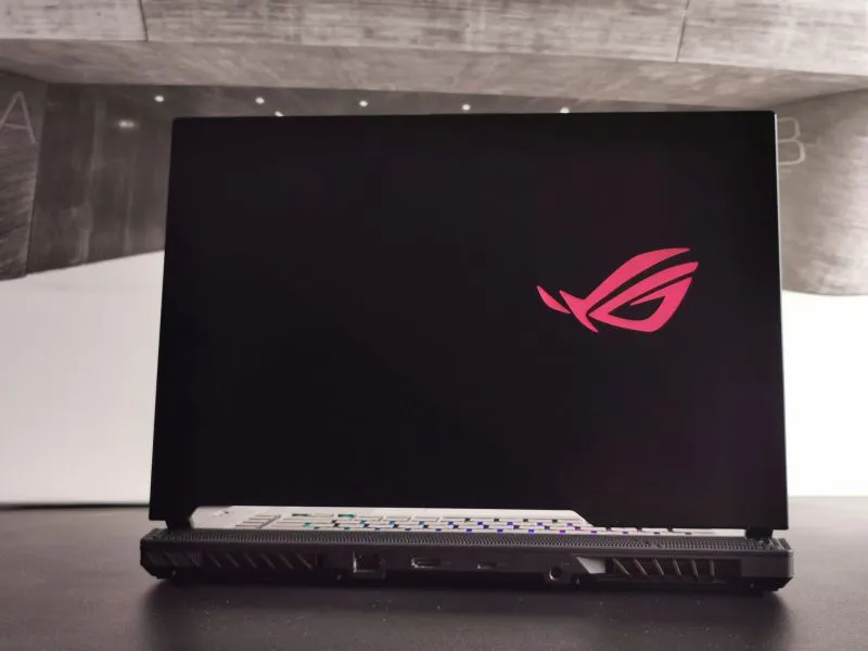 Asus ROG Strix Hero III 7