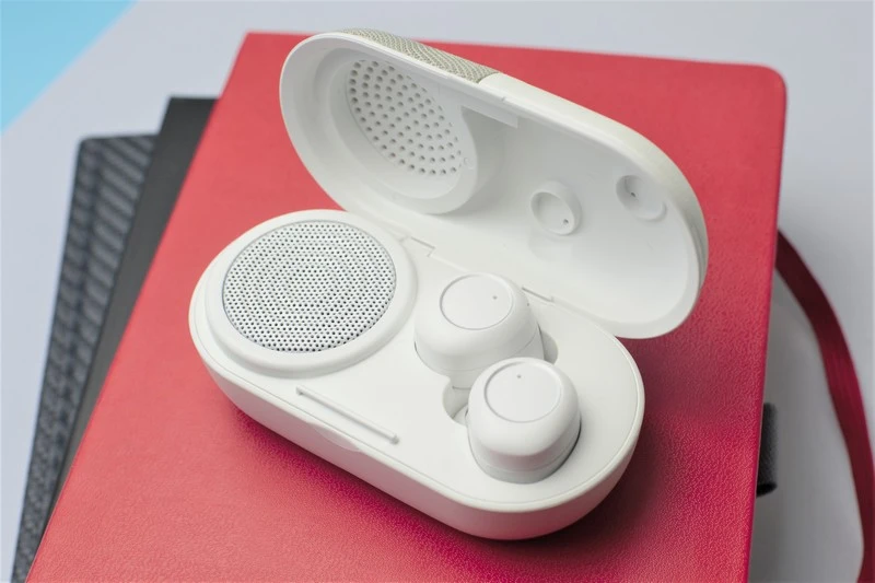 Vissles Portable 2-in-1 Music Pill 1