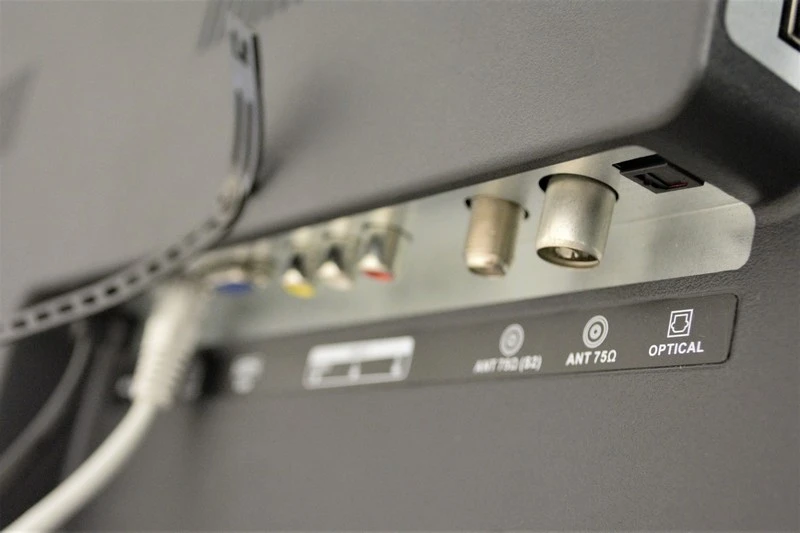 Kiano FrameLess TV 50 1